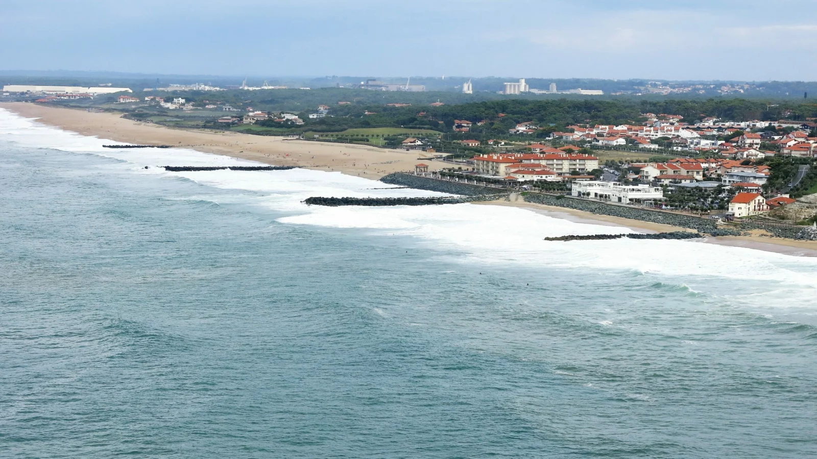Accompagnement des entreprises Le littoral d’Anglet vu depuis le phare de Biarritz