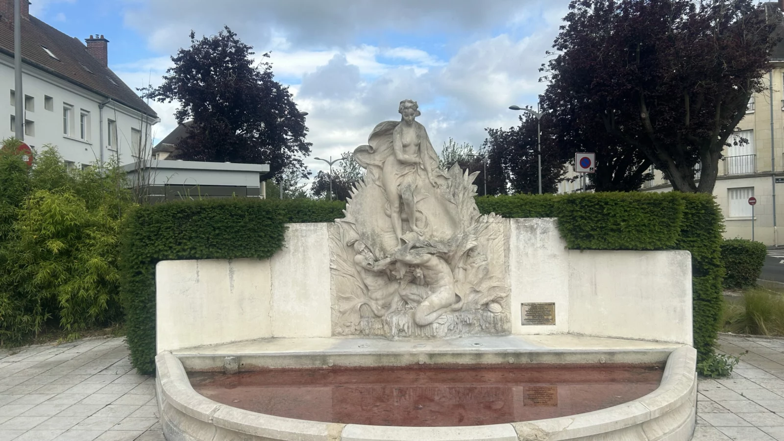 Création et suivi de sites internet Une fontaine du centre de Beauvais