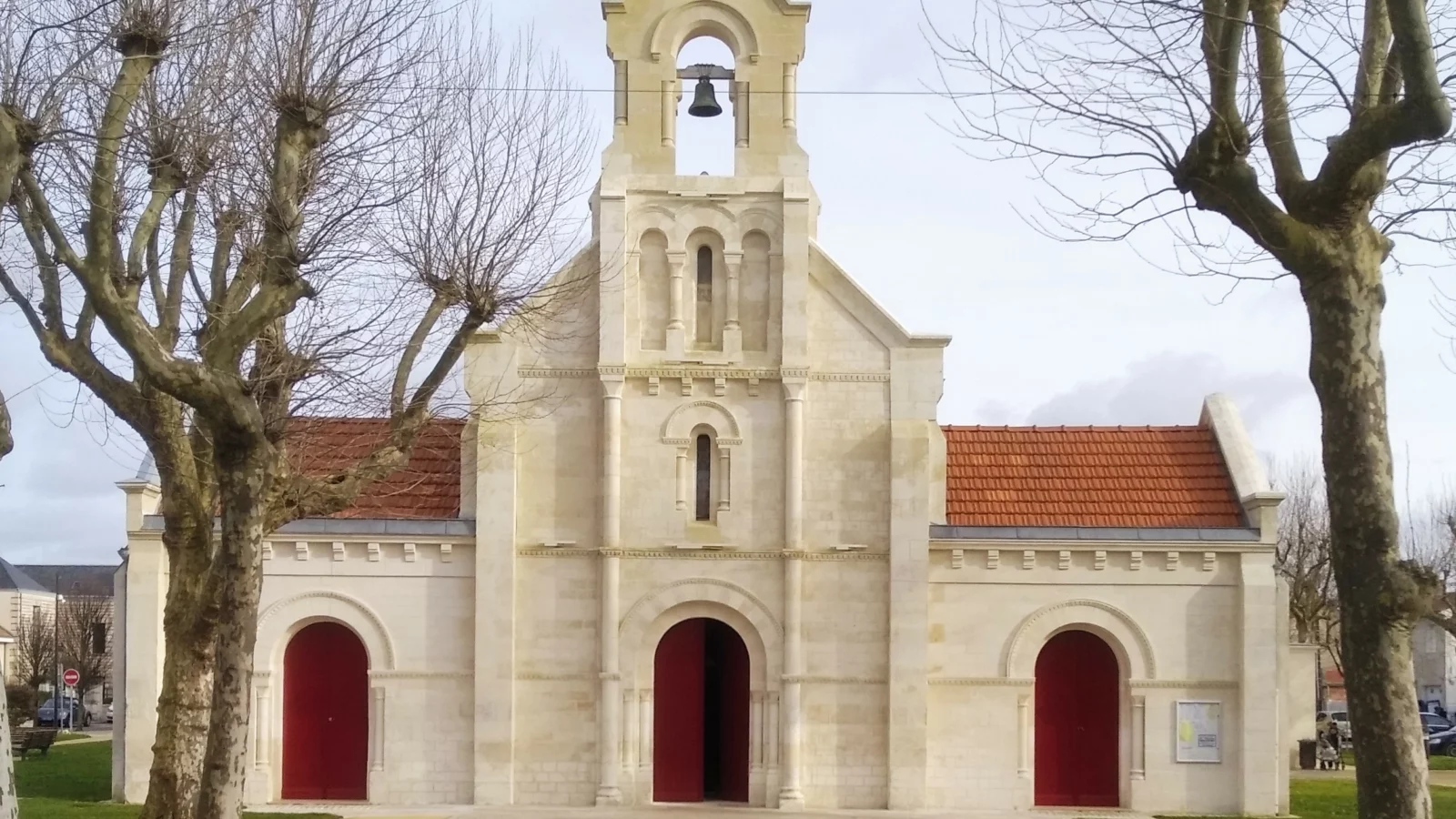 Façade de l’église Sainte-Madeleine à Châtelaillon-Plage