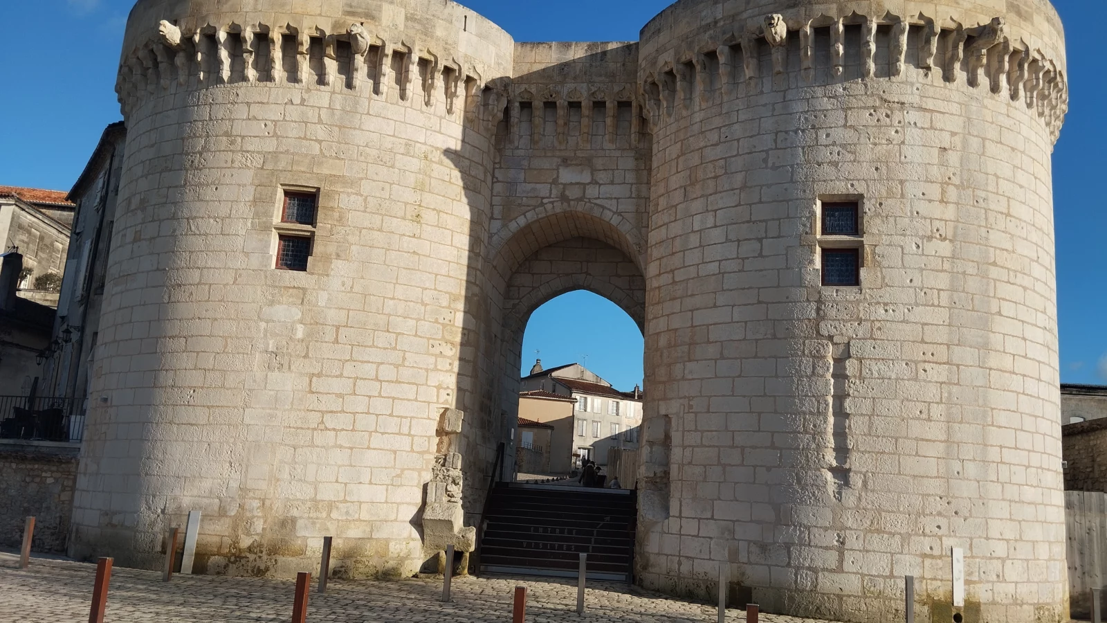 La porte Saint-Jacques rénovée à Cognac