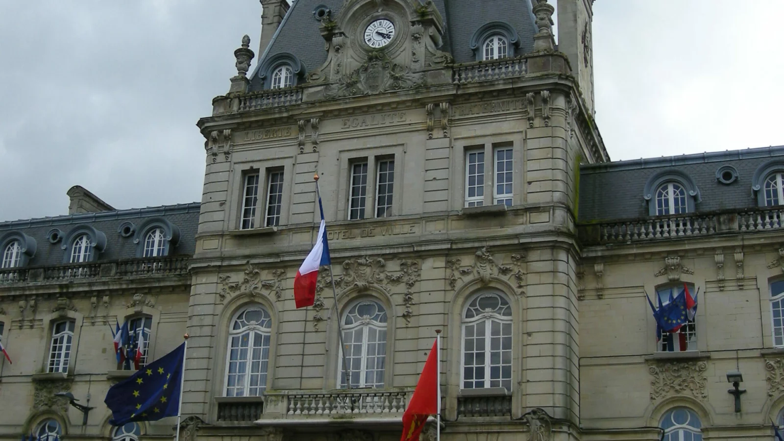 Accompagnement des entreprises Façade de l’hôtel de ville de Coutances
