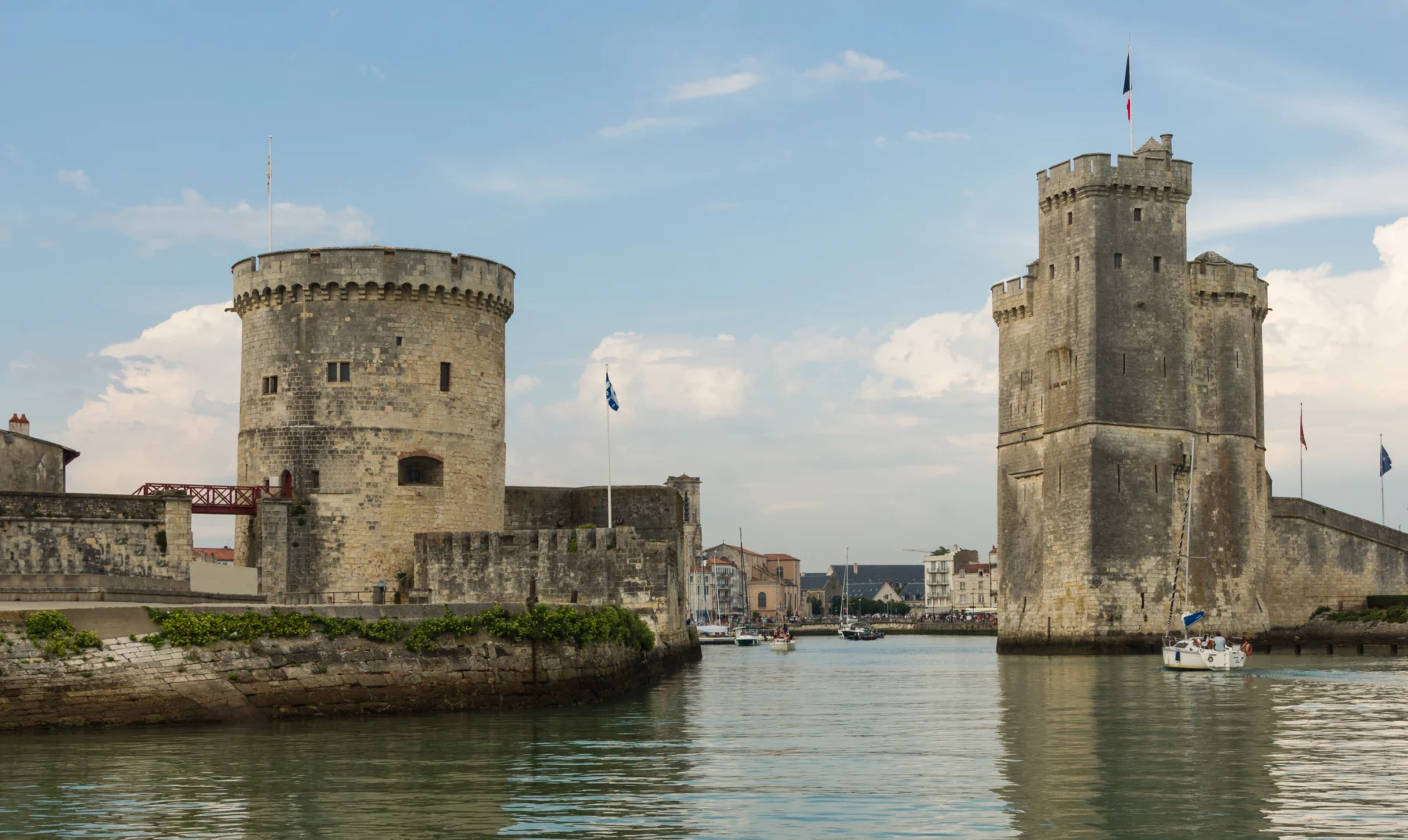 L’entrée du Vieux-Port de La Rochelle en Charente-Maritime