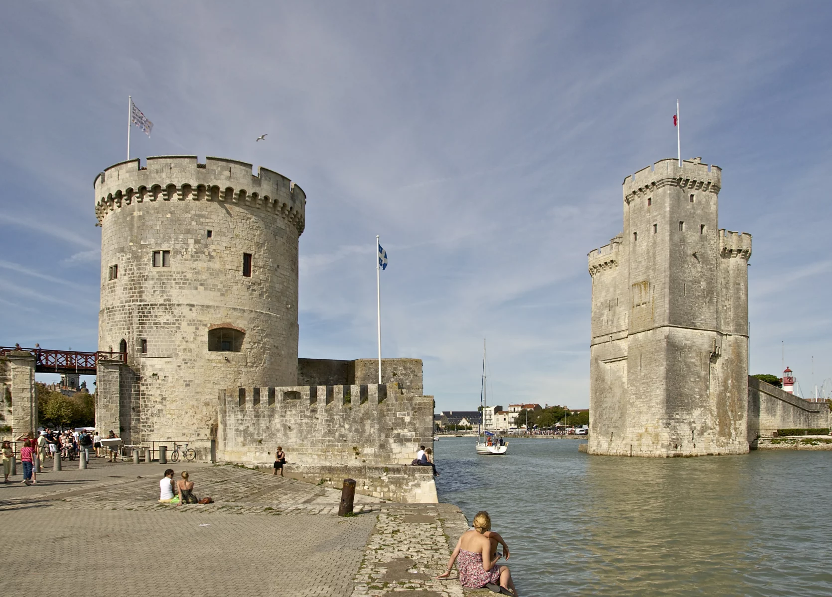 Les tours à l’entrée du Vieux-Port de La Rochelle