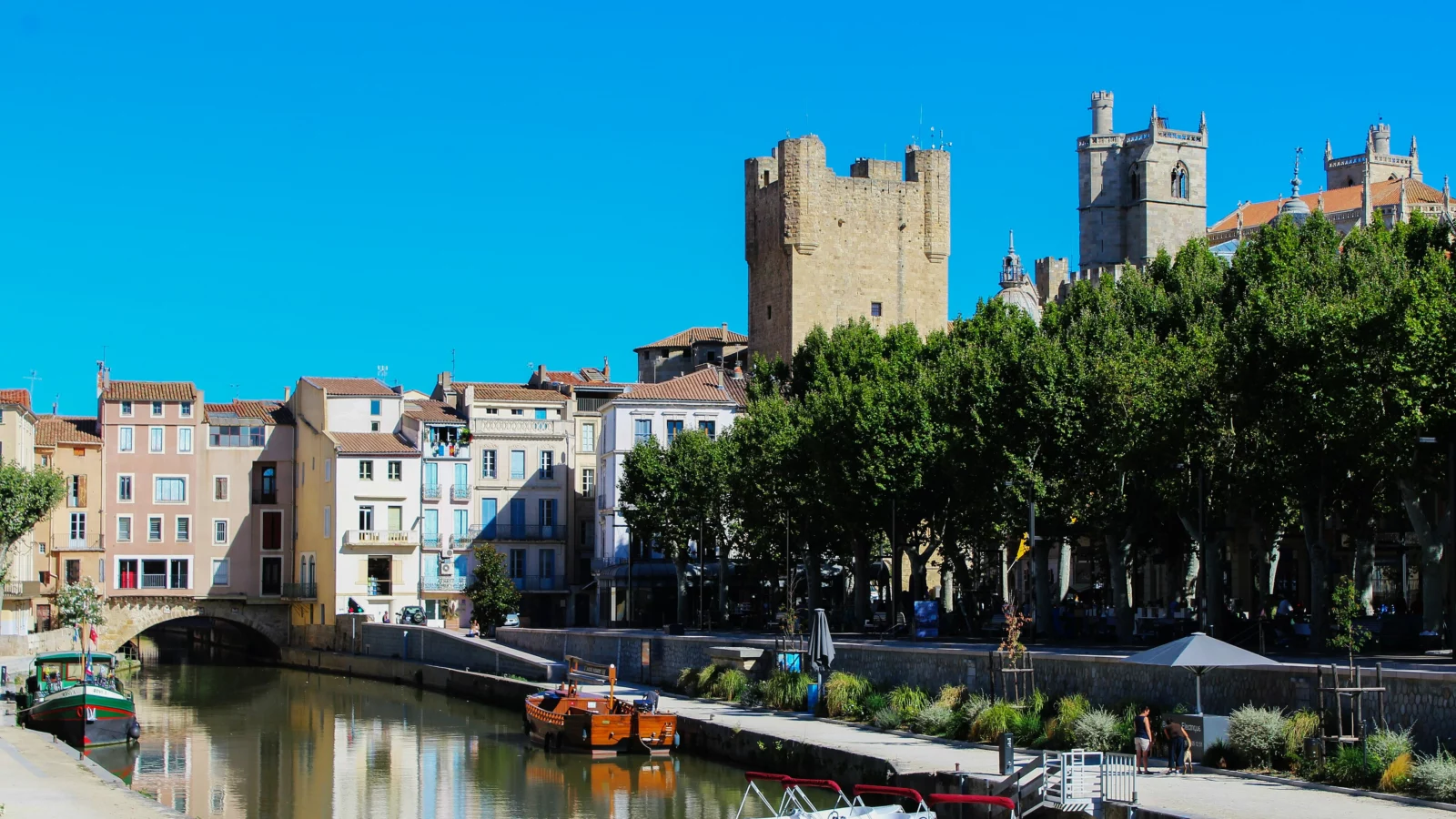 Le canal de la Robine dans le centre de Narbonne