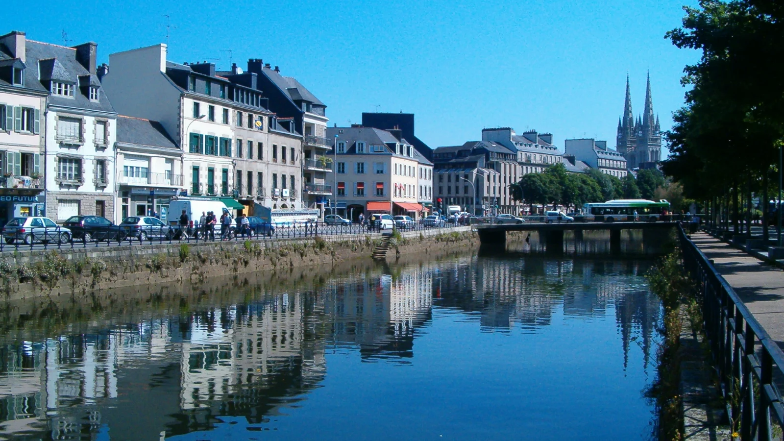 L’Odet et les façades des quais à Quimper
