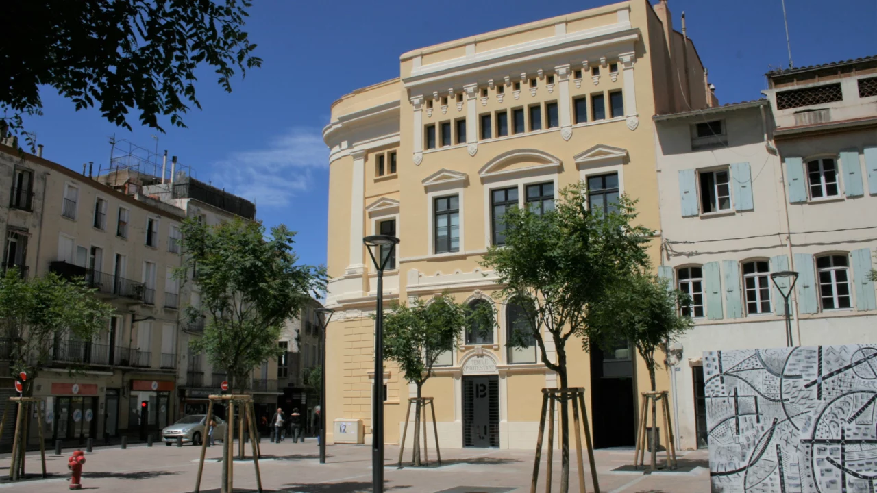 La Bourse du Travail à Perpignan Refonte de site internet à Perpignan : facilitez le contact