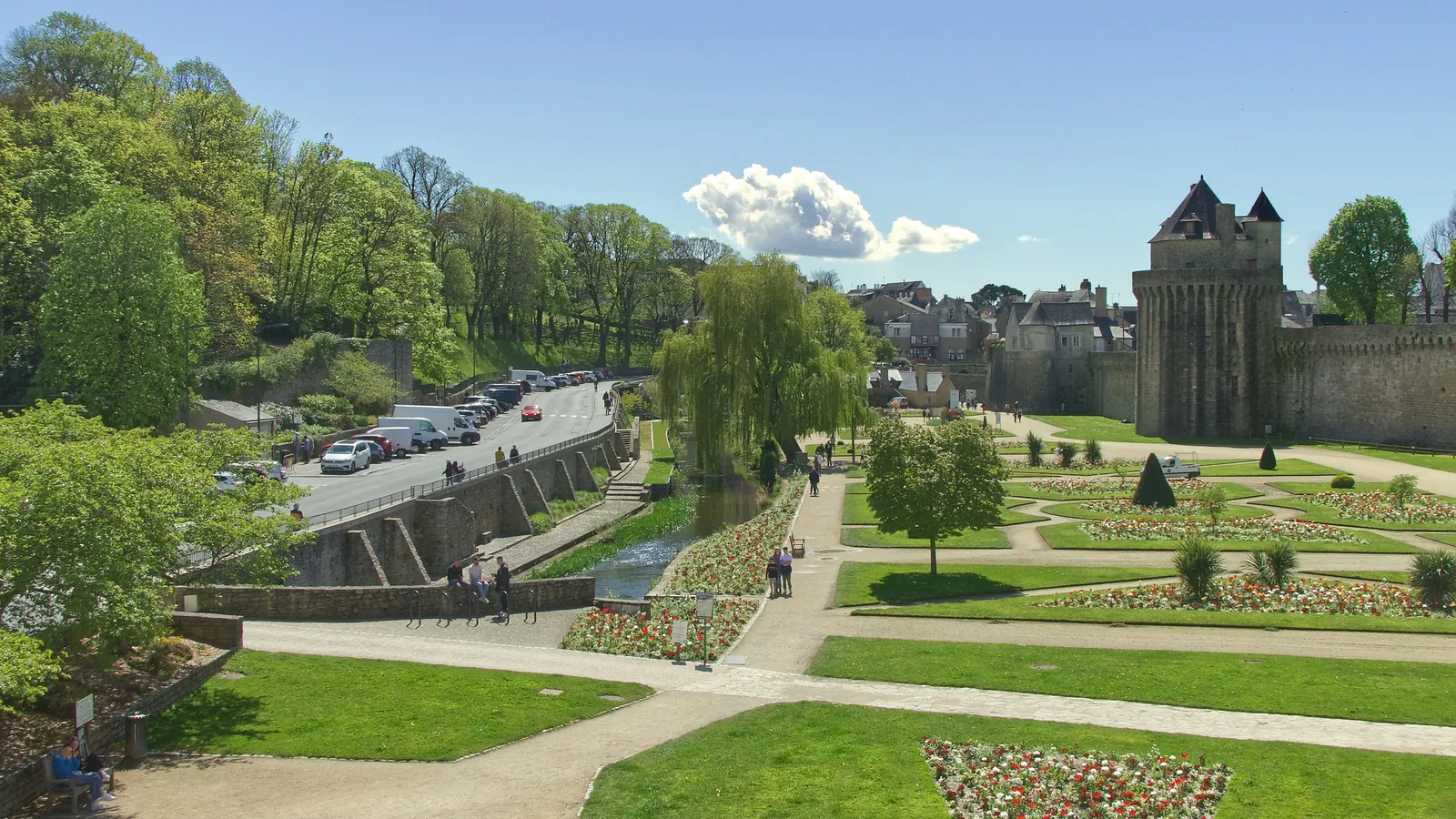 Les jardins et les remparts de Vannes Refonte de site internet à Vannes : valorisez vos services