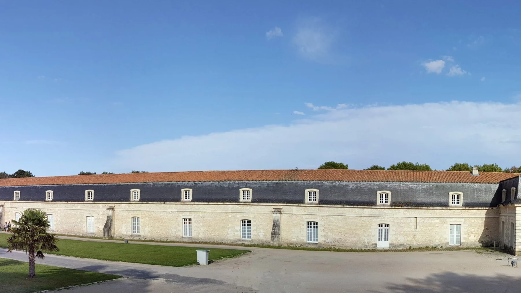 Accompagnement des entreprises La Corderie Royale de Rochefort vue depuis les jardins