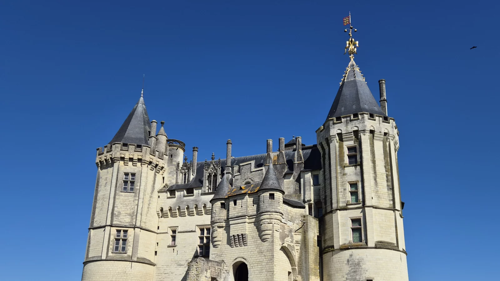 Les tours et la façade du château de Saumur