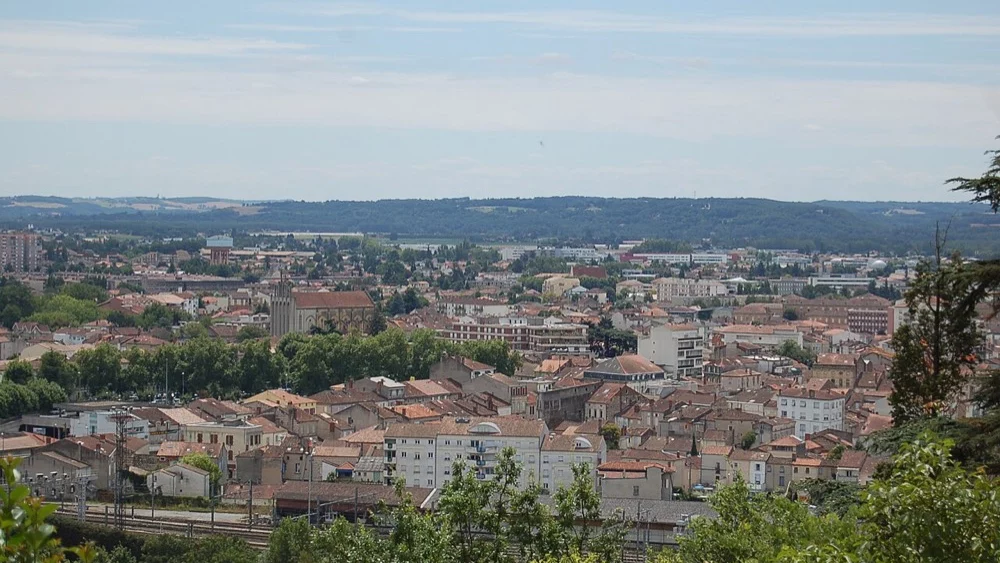 Accompagnement des entreprises Vue panoramique sur les toits et les quartiers d’Agen