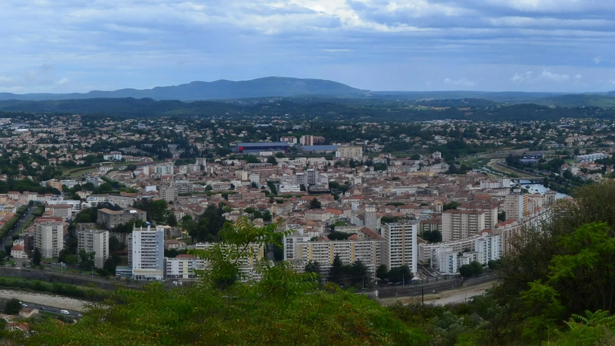 Vue d’Alès depuis le belvédère de l’Ermitage