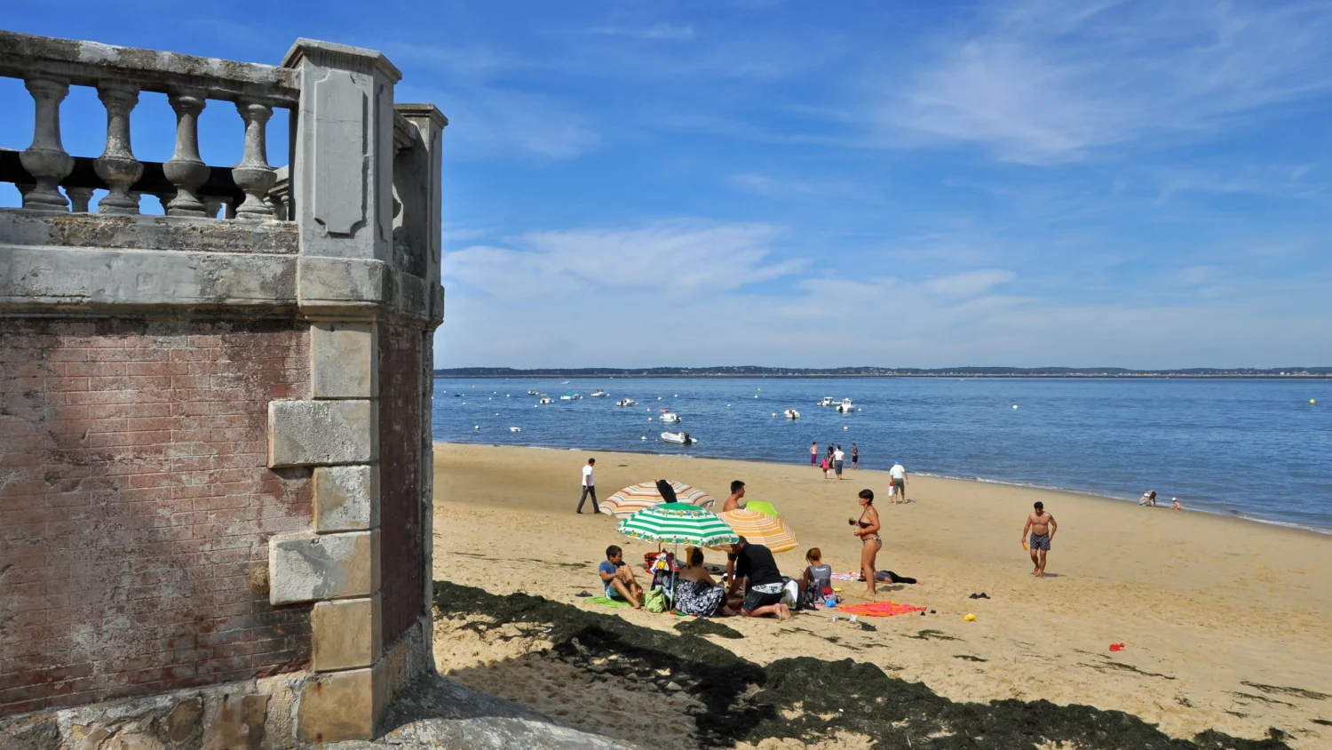 Plage d’Arcachon près de la jetée de la Chapelle