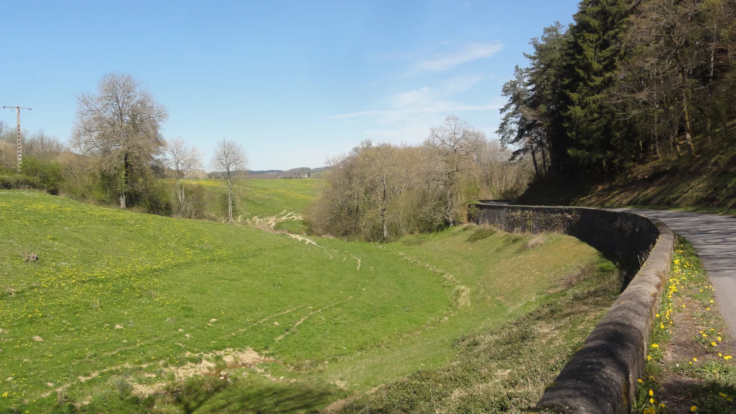 Paysage rural à Lacot, commune d’Espinasse dans le Puy-de-Dôme