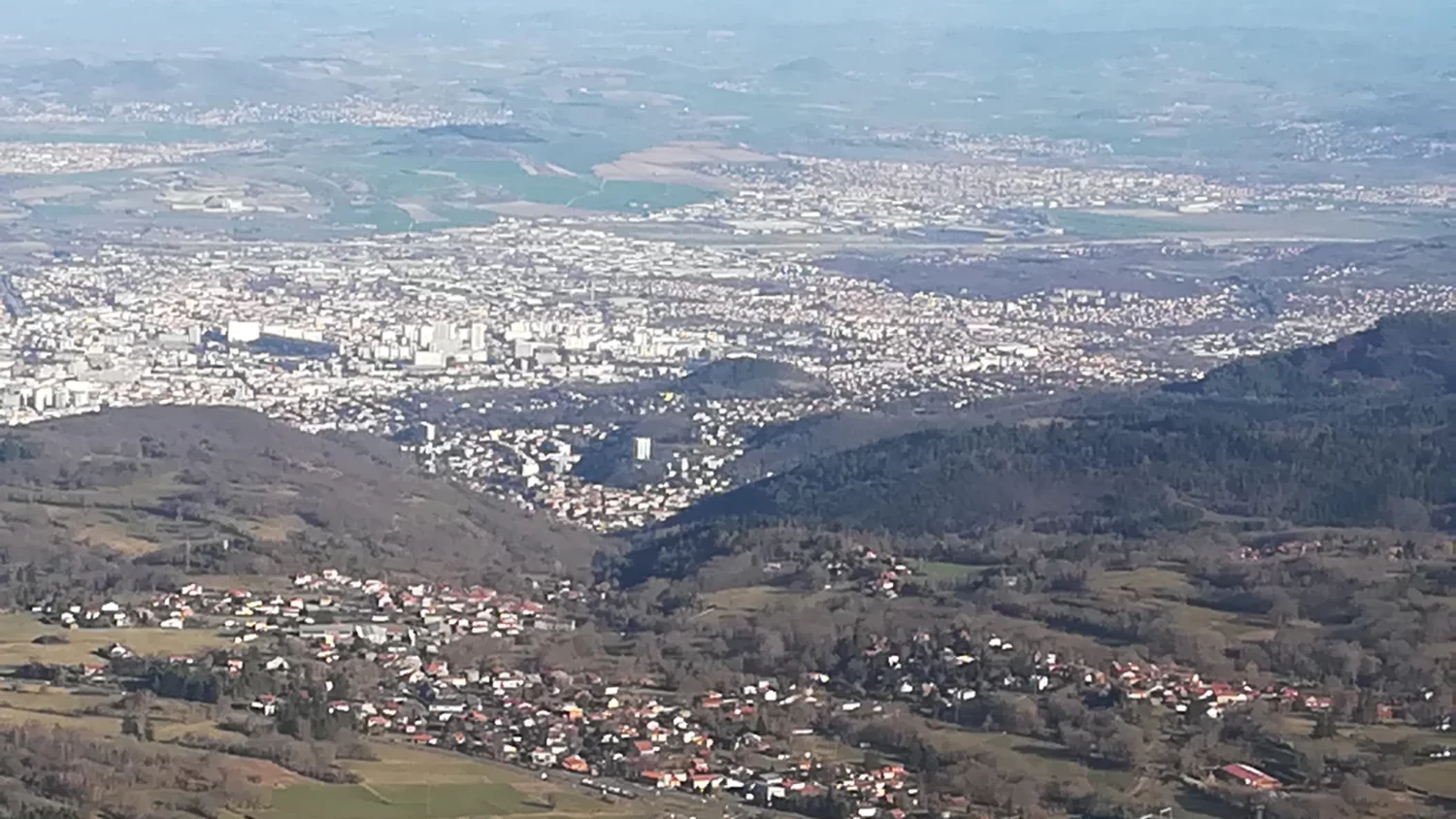 Création et suivi de sites internet Clermont-Ferrand vue depuis le sommet du puy de Dôme
