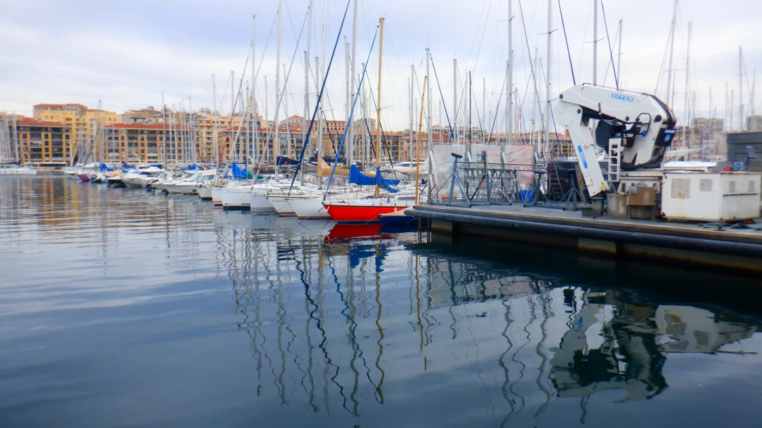 Création et suivi de sites internet Bateaux amarrés dans le Vieux-Port de Marseille