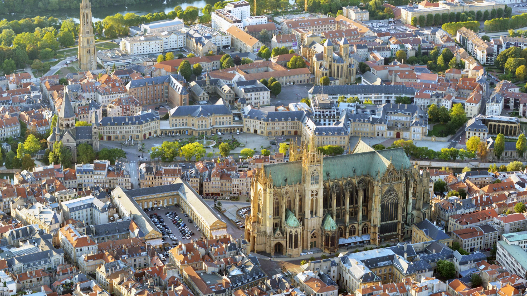 Centre-ville de Metz et façades des rues commerçantes