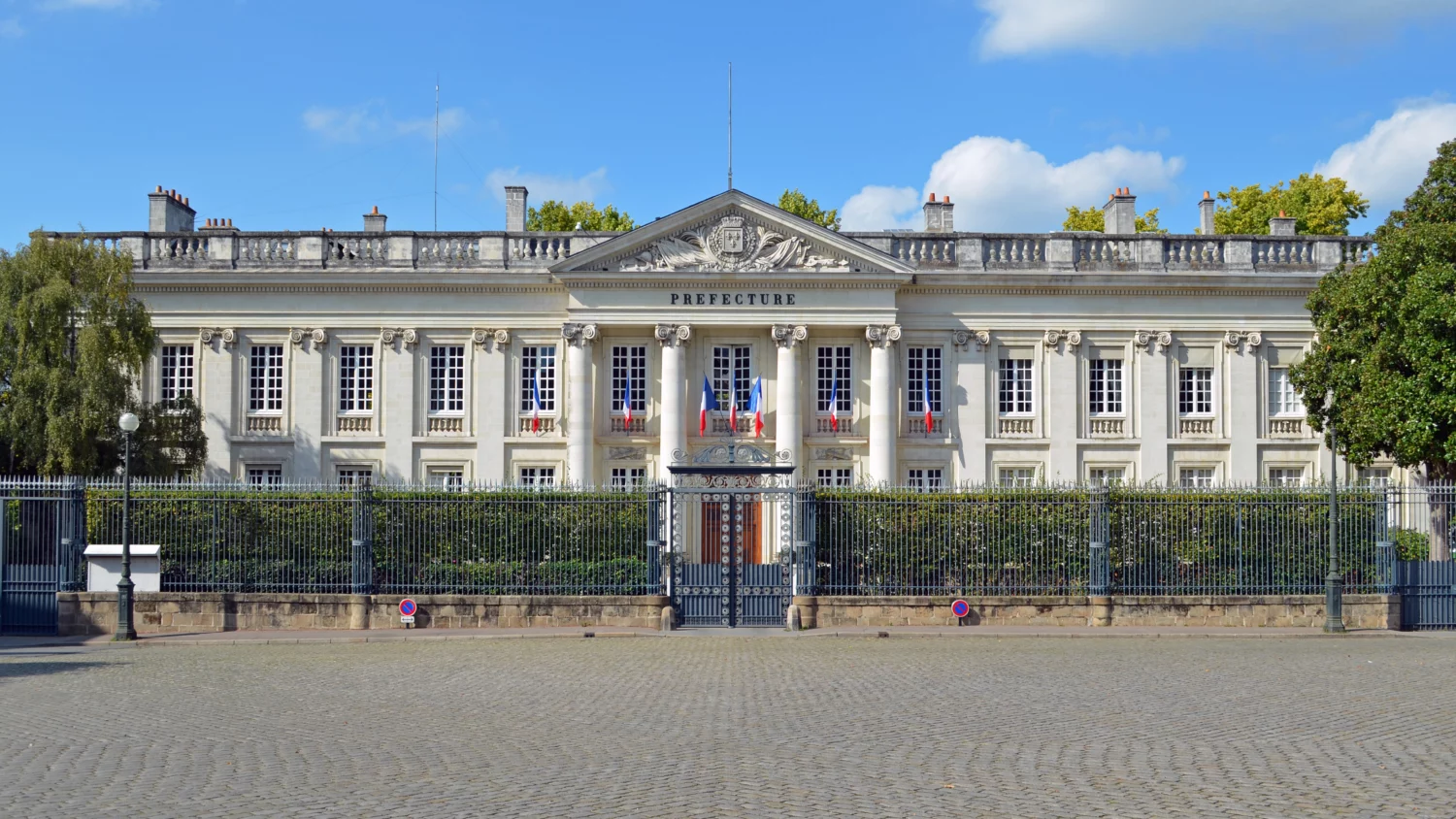 Accompagnement des entreprises Façade de l’hôtel de préfecture de Loire-Atlantique à Nantes