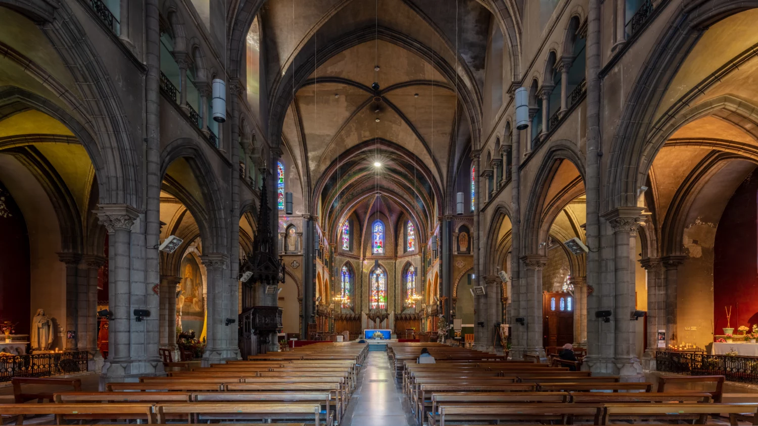 Intérieur de l’église Saint-Jacques à Pau