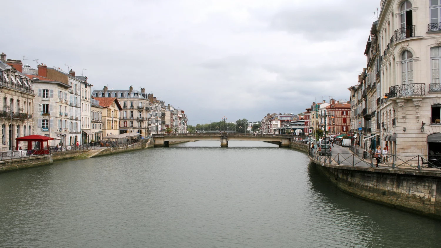 La Nive et les quais du centre de Bayonne