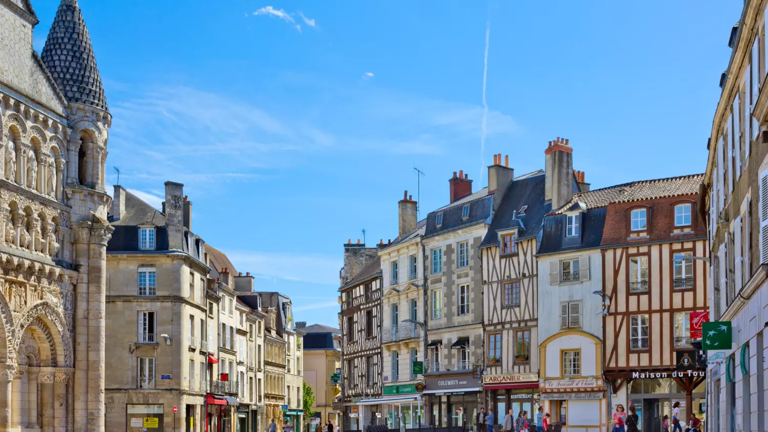 Accompagnement des entreprises Façades du centre de Poitiers