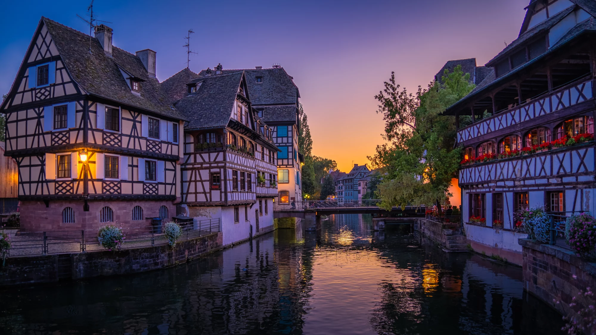Maisons à colombages et canal de la Petite France à Strasbourg